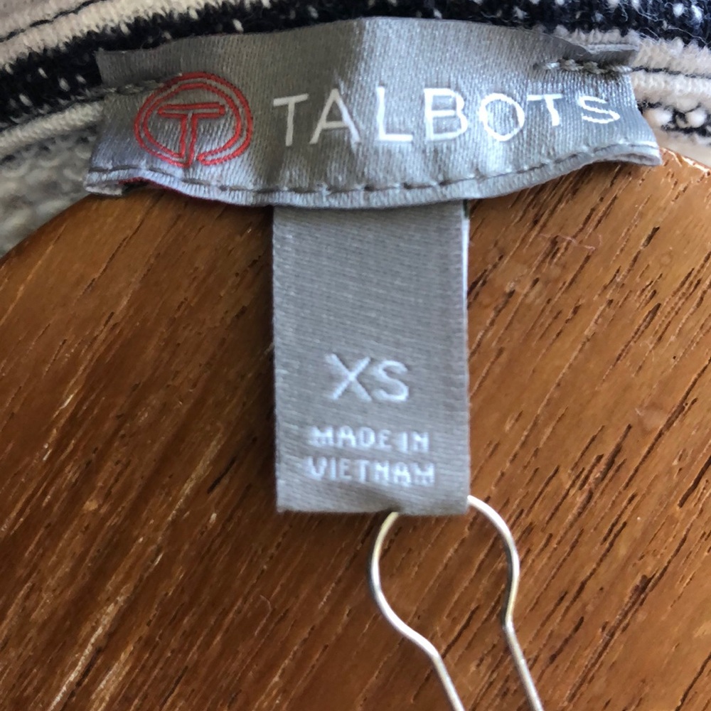 Talbots pullover top. - Picture 5 of 6